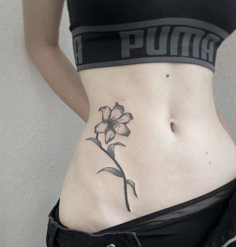 Belly Flower Tattoo, Minimal Tattoo Ideas, Creative Fashion Photography, Dope Tattoos, Skin Art, Minimal Tattoo, Get A Tattoo, Body Tattoos, Tattoo On