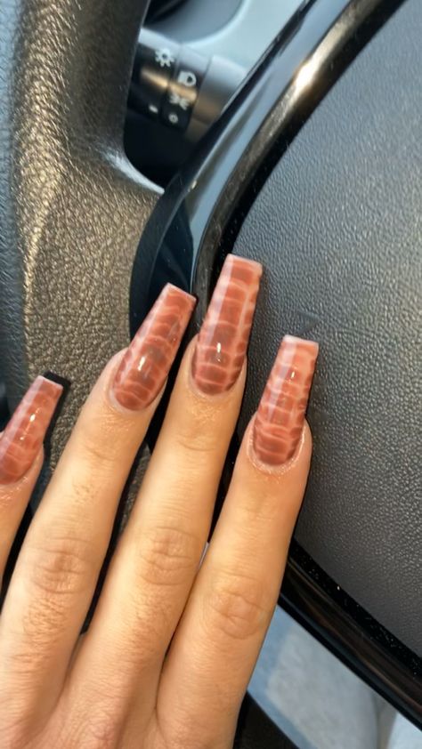 Brown Blooming Gel Nails, Brown Croc Nails, Nailart Brown, Brown Square Nails, Crocodile Nails, Matte White Nails, Teen Nails, Gucci Nails, Blooming Gel