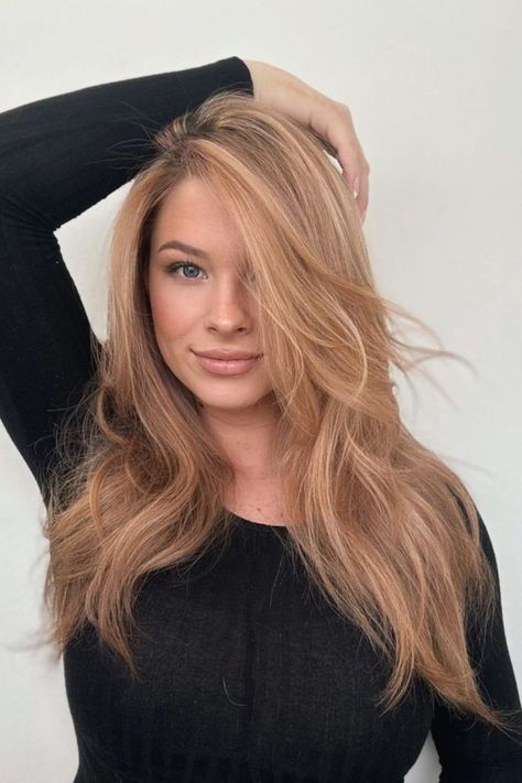 Strawberry Blonde Hair Slightly Pink Blonde Hair, Strawberry Blonde Dark Roots, Fall Hair Ideas For Blondes, Hair Ideas For Blondes, Fair Skin Hair Color Ideas, Strawberry Blonde Hair Color Ideas, Dark Strawberry Blonde Hair, Light Red Hair, Copper Blonde Hair