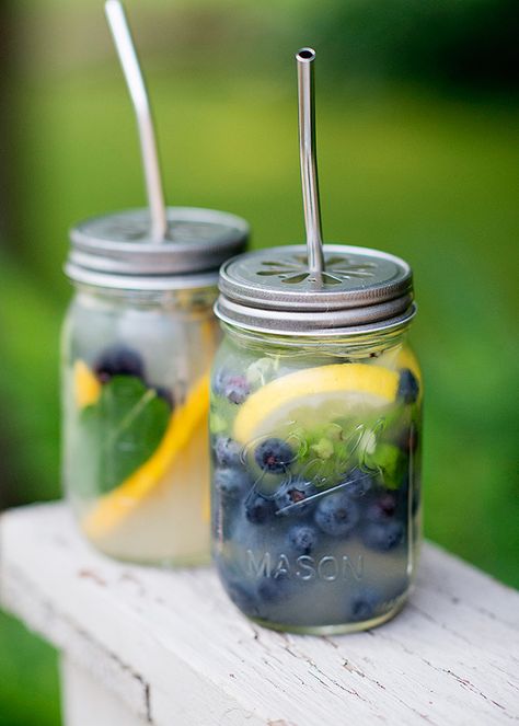 Mason Jar Beach Beverages Mango Vodka, Mason Jar Cocktails, Blueberry Vodka, Lobster Bake, Mason Jar Drinks, Basil Lemonade, Kid Friendly Drinks, Beach Cocktails, Lemonade Cocktail