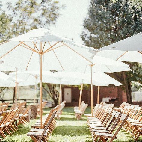 Large umbrellas provide great shade for guests during outdoor summer weddings. #outdoorwedding #summerwedding #beourguest #weddingplanningtip Wedding Ceremony Seating, Ceremony Outdoor, Backyard Wedding Ceremony, Wedding Ceremony Ideas, Summer Wedding Decorations, Ceremony Seating, Ceremony Ideas, Wedding Outdoor, Outside Wedding