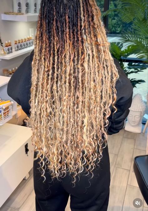 Blonde Balayage Braids Black Women, Ombre Bohemian Braids, Ombre Soft Locs Black Women, Butterfly Loca, Invisible Locks, Jah Locs, Braid Colors, Dreads Diy, Blonde Locs