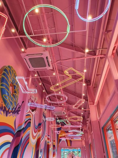 Neon Cafe Interior Design, Neon Cafe, Colorful Cafe, Kids Play Spaces, Warehouse Design, Aesthetic Stores, Restaurant Lighting, Architecture Concept Drawings, Lighting Concepts