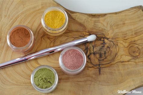 Eyeshadow Recipe, How To Make Eyeshadow, Diy Natural Makeup, Diy Eyeshadow, Diy Makeup Recipe, Natural Concealer, Makeup Recipes, Homemade Makeup, Diy Cream