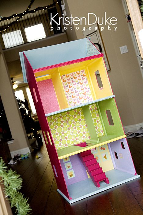 Doll Houses Dollhouses Diy, Diy Barbie House, Dollhouse Diy, Handmade Dollhouse, Dollhouse Projects, Barbie Doll House, Barbie House, House Made, Doll Furniture