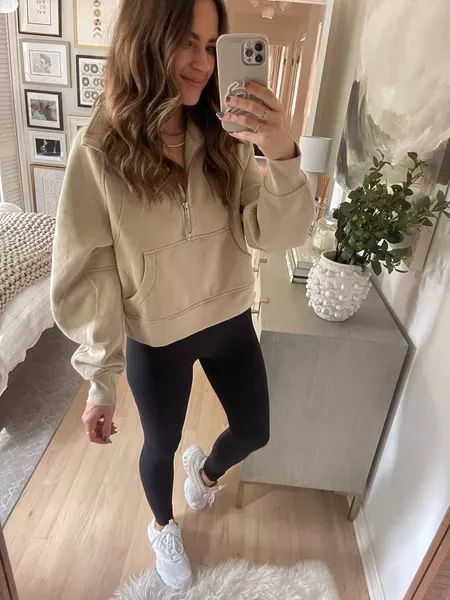 Half Zip Jacket Outfit, Scuba Jacket Outfit, Scuba Lululemon Outfit, Lululemon Scuba Half Zip Outfit, Zip Jacket Outfit, Leggings And Sweatshirt Outfit, Half Zip Outfit, Winter Athleisure Outfits, Cute Lululemon Outfits