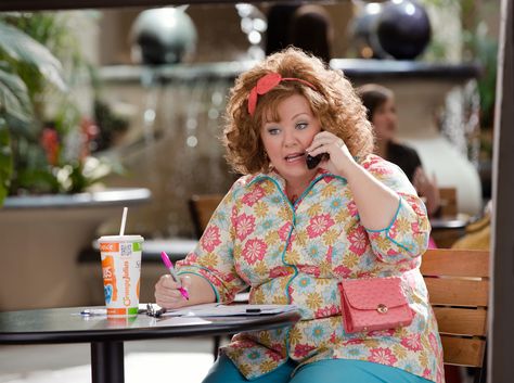 "Identity Thief" movie still, 2013.  Melissa McCarthy as Diana/Dawn Budgie. Melissa Mccarthy Movies, Internet Safety Tips, Stolen Identity, Identity Thief, Celebrity Bodies, Jason Bateman, Bill Murray, Melissa Mccarthy, Identity Theft