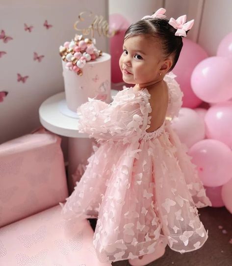 One year on and this is still one of my favourite dresses ever!!! 🩷 Maybe I'm biased but I honestly think this is the most PERFECT birthday dress 🤭🩷 Princess Ella was 2 years old here and wearing a size 2 🩷 @mikandme_ Birthday Ideas For 1 Year Girl, 2 Year Photoshoot Ideas, Two Year Photoshoot, Birthday 2 Year Girl, Birthday Dress For Baby Girl 1st, Two Year Old Birthday Party Girl, Birthday Dress For Baby Girl, Hello Kitty Birthday Theme, Γενέθλια Mickey Mouse