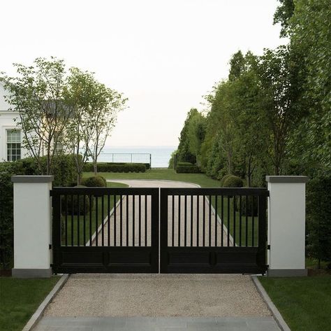 Long Island Sound, Driveway Gates, Countryside House, Entrance Design, Architecture Exterior, Dream House Exterior, Home Construction, Outdoor Design, Dream Home Design