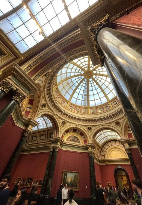 London Vacation Aesthetic, National Portrait Gallery London, London Living Aesthetic, National Gallery London Aesthetic, Studying In London Aesthetic, London Asthetics Photos, Life In London Aesthetic, Studying In London, Vintage London Aesthetic