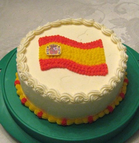 idea for spanish project in school Spain Cake, Cricket Theme Cake, Flag Of Spain, Soccer Birthday Cakes, Inside Cake, Spanish Flags, Spain Flag, Flag Cake, Soccer Birthday