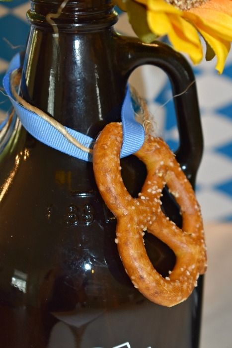 Growler Centerpiece, Oktoberfest Centerpieces, Diy Oktoberfest, Oktoberfest Party Decorations, Octoberfest Party, German Party, Oktoberfest Decorations, Octoberfest Food, Apres Ski Party