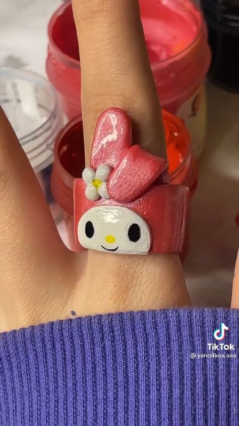 My Melody Clay Ring, Kuromi Figure Clay, Diy Clay Rings, Easy Clay Sculptures, Polymer Clay Kawaii, Kpop Diy, Pinterest Diy Crafts, Tanah Liat, Hello Kitty Art