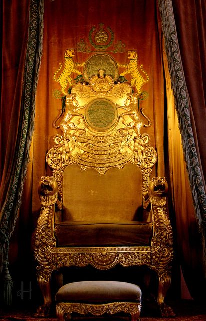 GoldenThrone - Purani Haveli | Hyderabad | India. Wooden Throne, Forms Of Government, Nizam Of Hyderabad, Golden Throne, King On Throne, Royal Chair, King Chair, Royal Throne, Silver Furniture