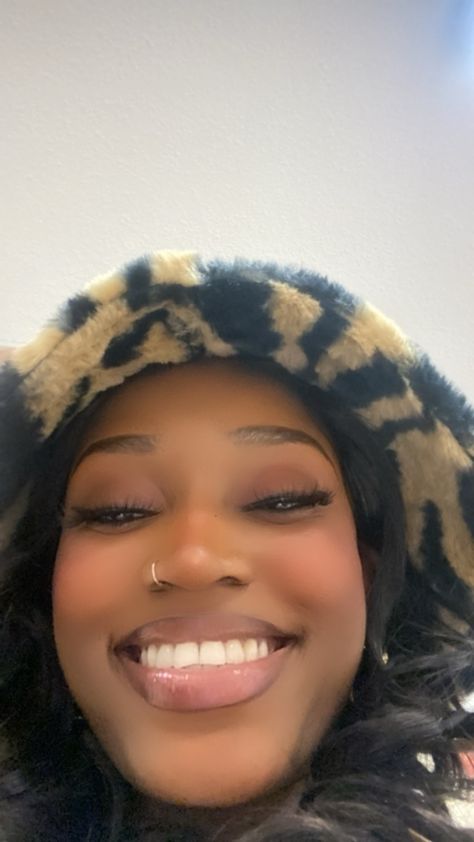 Straight Teeth Black Woman, Perfect Smile Teeth Women, Big Teeth Smile, Desired Teeth, Pretty Smile Aesthetic, Perfect Teeth Smile, Perfect Smile Teeth, Pretty Teeth, People Smiling