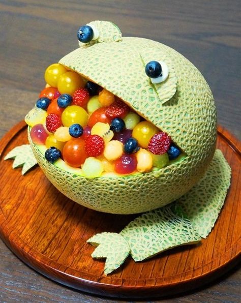 Getting Creative with Fruits and Vegetables: 40+ Cute Creations | momooze Fruit Cake Cookies Recipe, Cake Furniture, Melon Recipes, Food Art For Kids, Decorações Com Comidas, Love Decor, Food Carving, Photography Home, Easy Food Art