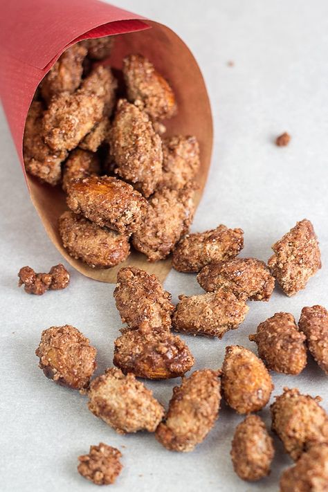 Gingerbread Candied Almonds (Gebrannte Mandeln) by the Kitchen Maus German Gingerbread, Sugared Pecans, Candied Almonds, Spiced Pecans, Christmas Food Gifts, Cinnamon Almonds, Nut Recipes, Peanut Brittle, Candied Nuts