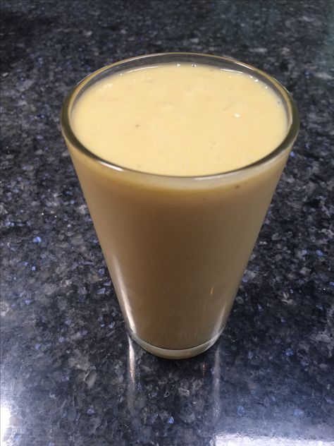 Jackfruit Smoothie- Most incredible smoothie I've ever made- very approximate measurements, I'll measure next time I make! Used a little knot of ginger, a little bit of lemongrass juice, 4-5 ripe jackfruit pods, half a lime, a splash of full fat coconut milk, and half a banana, with a handful of ice. Wooowww Lemongrass Juice, Coconut Milk And Pineapple Juice, Papaya Turmeric Smoothie, Jackfruit Smoothie, Mango Kale Smoothie King, Ripe Jackfruit, Organic Pineapple Juice, Creative Cocktails, Creative Cocktail