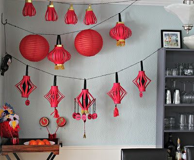 String of Chinese Lanterns - Chinese Christmas, Chinese New Year Crafts For Kids, Chinese Party, Red Lanterns, Asian Party, Chinese New Year Party, New Year Diy, Gold Decorations, New Year Decorations