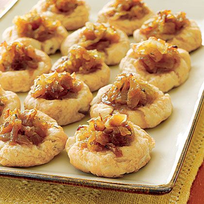 Vidalia Onion Tarts Inexpensive Appetizers, Appetizers Cheese, Vidalia Onion, Onion Tart, Cheese Puffs, Finger Foods Easy, Vidalia Onions, Savory Appetizer, Holiday Appetizers