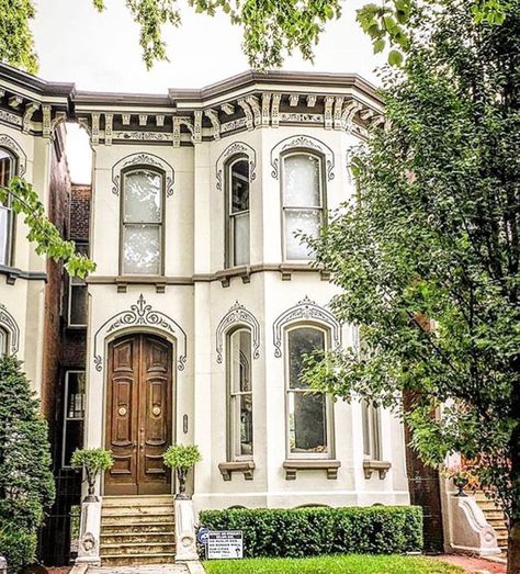 Victorian Town, Lafayette Square, Classical House, Enchanted Home, Town Square, Maybe Someday, Victorian Homes, Small Towns, American Style