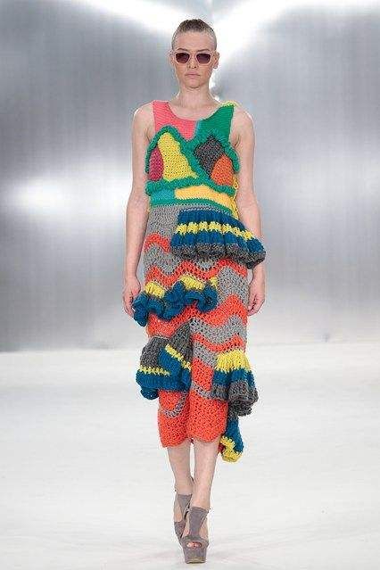 9 Times Crochet Was On The Catwalk | Top Crochet Patterns De Montfort University, Knitwear Inspiration, Stil Boho, Knitting Fashion, Chanel Couture, Knitwear Fashion, Crochet Dresses, Knitwear Design, Crochet Inspiration