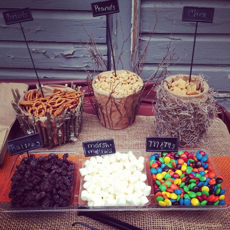 Mossy oak camo baby shower, trail mix bar Trail Mix Bar, Hunting Birthday Party, Camo Birthday Party, Baby Shower Camo, Lumberjack Birthday Party, Camo Party, Camo Birthday, Ideas For Baby Shower, Hunting Birthday