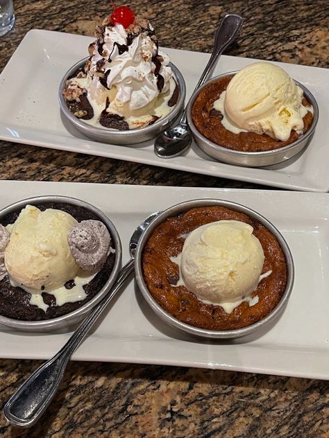 Pizookie Aesthetic, Bjs Pizookie, Sleepover Desserts, Baking Sleepover, Sleepover Food Dinner, Fall Cozy Aesthetic, Fall Sleepover, Food Esthetics, Candy Drinks