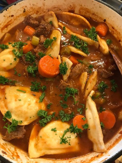 Pierogi Recipe, Beef Stew Meat, Soup And Stew, Soup Season, Family Favorite Meals, Homemade Soup, Stew Recipes, Dinner Time, Soup And Salad