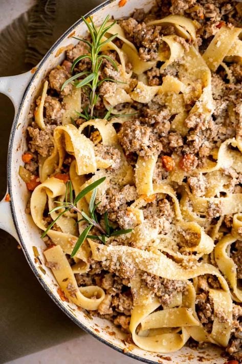 White Ragu, Tagliatelle Recipe, Pork Ragu, Ragu Sauce, Beef Ragu, Ragu Recipe, Pappardelle Pasta, White Sauce Pasta, Eat Beef