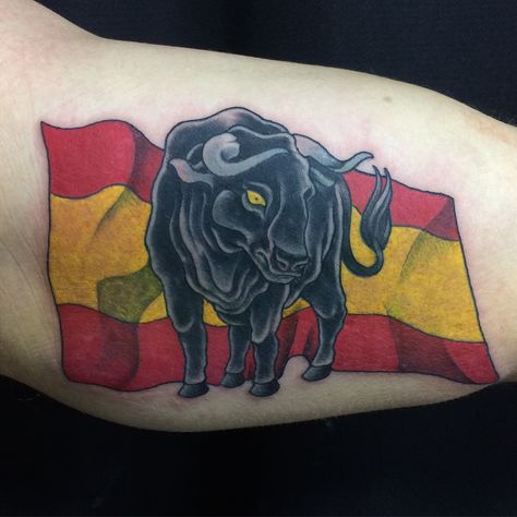 Touro, Taurus, Bull, Espanha, Spain Tattoos On Arm, Spanish Bull, Spanish Tattoos, Tattoos Instagram, Taurus Bull, Flag Tattoo, Photo Photo, Holiday Nails, Tattoos For Women