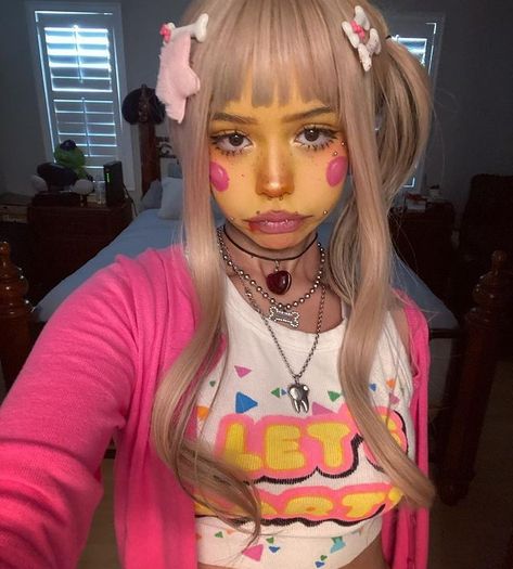 Chica Costume, Cute Clown Makeup, Fnaf Costume, Funky Makeup, Cartoon Character Costume, Fnaf Cosplay, Short Hair Tomboy, Cute Halloween Makeup, Doll Eye Makeup