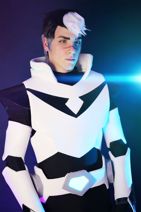 Shiro Cosplay, Voltron Cosplay, Takashi Shirogane, Shiro Voltron, Japanese Gifts, Cosplay Tips, Cosplay Characters, Voltron Legendary Defender, Best Cosplay