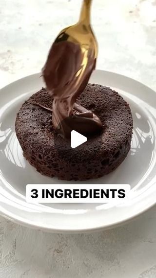 Desserts Nutella, Nutella Mug Cake, Unsweetened Cocoa Powder, Nutella Cake, Fair Food Recipes, Keto Meals, Mug Cake, Cake Ingredients, Unsweetened Cocoa