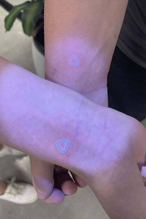 Uv Tattoo Ideas, Glow In The Dark Tattoo, Invisible Tattoo, Uv Tattoo, Fluorescent Colors, Dark Tattoo, Tattoo Trends, The Invisible, Pretty Tattoos