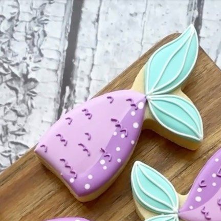 David Camit on Instagram: "This upcoming set wasn’t specifically for The Little Mermaid but it came at such a perfect time with the release of the movie. Have y’all seen it yet?! I still haven’t but working on these designs got me so excited! 🧜‍♀️🪸 Lemon Vanilla Bean sugar cookie and royal icing recipes: @borderlandsbakery Colors: Violet, Turquoise Waters Master Elites @thesugarart . . . . . #mermaidcookies #undertheseacookies #birthdaycookies #cookiedecorating #mermaid #mermaidtail #cookiedec Mermaid Cookies Royal Icing, Little Mermaid Cookies, Royal Icing Recipes, Sugar Cookie Recipe With Royal Icing, Painted Sugar Cookies, Vanilla Bean Sugar, Candy Bar Cookies, Mermaid Cookies, Icing Recipes