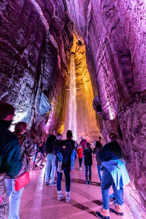 Ruby Falls Tennessee, Usa Travel Bucket List, Tennessee Waterfalls, Ruby Falls, Fall Lanterns, Montana National Parks, Climbing Tower, Lookout Mountain, Tennessee River