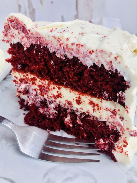 Red Velvet Cheesecake Cake | Slow Cooker Living Red Velvet Cheesecake Bundt, Red Velvet Cheesecake Swirl Cake, Layered Red Velvet Cheesecake Bundt Cake, Red Velvet Cheesecake Cheesecake Factory, Red Velvet Cheesecake Cake, Cream Cheese Spaghetti, Baked Cream Cheese Spaghetti, Red Velvet Cake Smitten Kitchen, Leftover Roast Beef