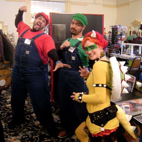 Bowser costume made by www.GeekStarCostuming.com Bowser Costume Female, Super Mario Family Costume, Mario Family Costume, Nintendo Costumes, Bowser Costume, Family Costumes Diy, Arcade Party, Diy Costumes Women, Woman Costume