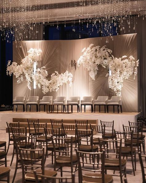 Four Seasons Bangkok, Brown Wedding Themes, Wedding Theme Design, Reception Stage Decor, Elegant Wedding Themes, Neutral Wedding Flowers, Wedding Stage Decor, Reception Backdrop, Wedding Reception Backdrop