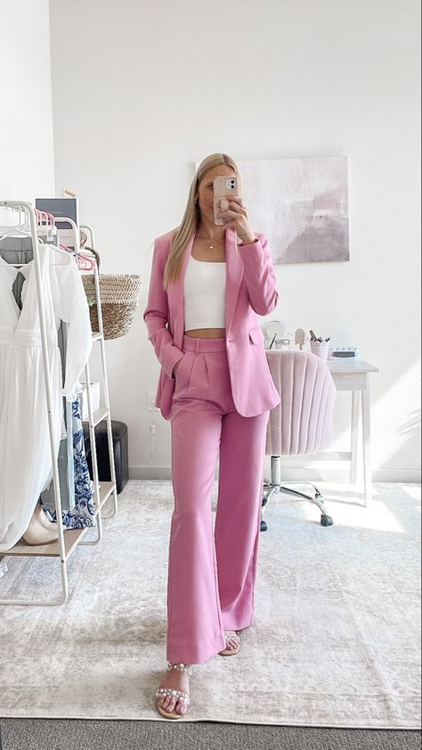 Looking for ways to wear a colorful blazer!? Here’s a fun business professional outfit for women using a pink blazer and pink trousers!! For more blazer outfit ideas, head to my LTK. Business Professional Outfits For Women, Networking Event Outfit, Pink Blazer Outfit, Event Outfit Ideas, Corporate Attire Women, Networking Outfit, Classy Business Outfits, Corporate Baddie, Business Professional Outfits