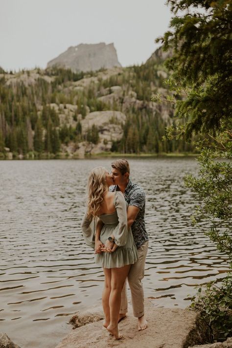 Farm Family Pictures, Rocky Mountain National Park Engagement, National Park Engagement Photos, Country Couple Pictures, Mountain Photoshoot, Cute Country Couples, Cute Engagement Photos, Mountain Engagement Photos, Summer Couples