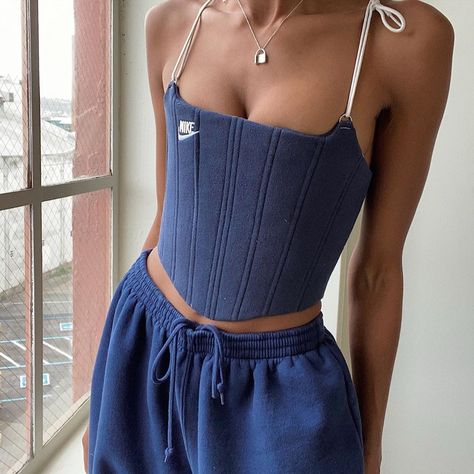 Custom Nike corsets by Kayla Sade Look 80s, Corset Fashion, Look Retro, Neue Outfits, Mode Casual, Mode Inspo, Mode Vintage, Mode Inspiration, Looks Vintage