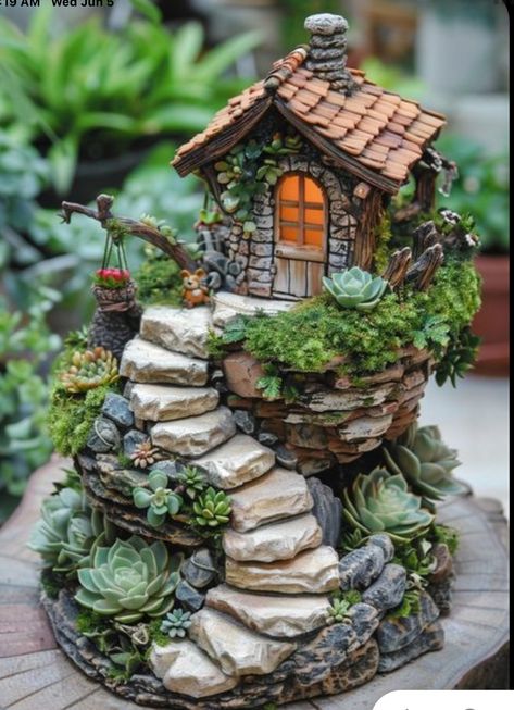 Wind Chain, Fairy Tree Houses, Fairy House Crafts, Corner Ideas, Garden Corner, Planter Project, Fairy Garden Ideas, نباتات منزلية, Fairy House Diy