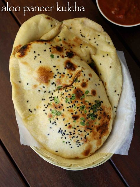 masala kulcha recipe Indian Flat Bread Recipe, Stuffed Kulcha, Paneer Kulcha, Flat Bread Recipe, Kulcha Recipe, Spiced Potatoes, Resepi Roti, Punjabi Cuisine, Indian Flat Bread