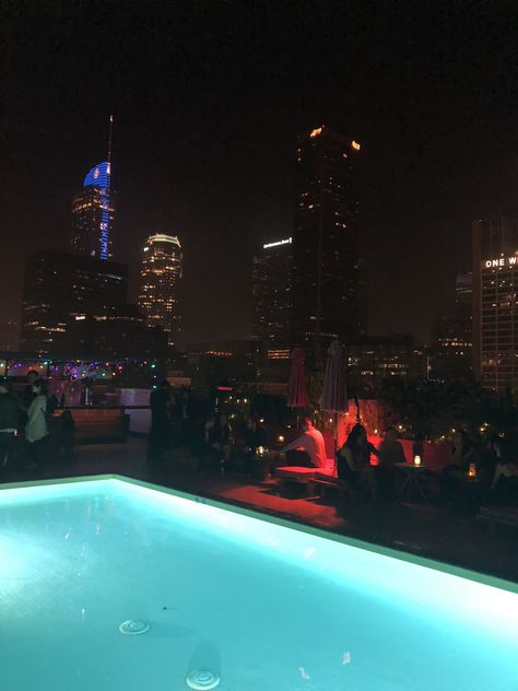 Los Angeles Aesthetic Night Party, Los Angeles Party Aesthetic, Rooftop Pool Aesthetic, Rooftop Party Aesthetic, Rooftop Pool Party, Los Angeles Rooftop, Los Angeles Party, Rooftop Bars Los Angeles, Elena Abelli