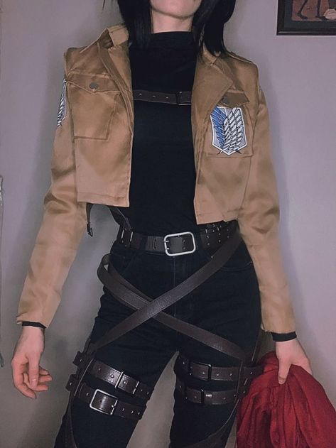 Aot Mikasa Cosplay, Mikasa Ackerman Costume, Female Naruto Cosplay, Mikasa Ackerman Outfit, Attack On Titan Halloween Costume, Anime Convention Outfits, Mikasa Costume, Anime Cosplay Ideas Female, Anime Halloween Costume Ideas