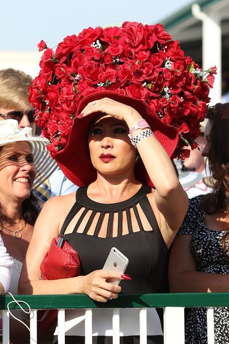 Crazy Kentucky Derby Hats, Mint Juleps, Feather Crown, Horse Races, Award Ribbon, Run For The Roses, Plaid Hats, Churchill Downs, Kentucky Derby Hats