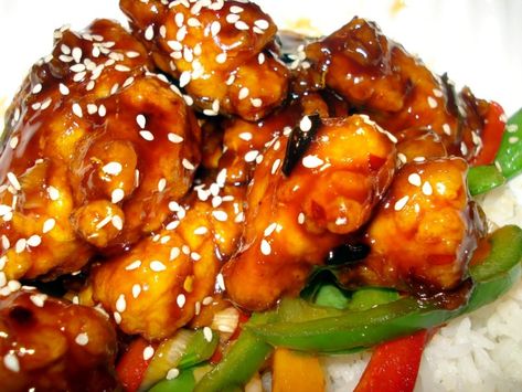 Poulet du général Tao Poulet General Tao, Chinese Chicken Recipes, Chicken Dishes Easy, Savory Vegan, Vegan Appetizers, Orange Chicken, Great Appetizers, Food Trends, Asian Cooking