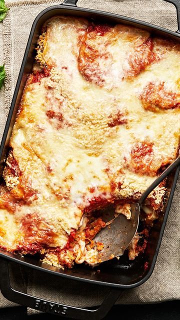 The Modern Proper on Instagram: "Unpopular, but should be popular, opinion: eggplant parmesan is better than chicken parmesan! Don’t believe us? Snag the recipe via the link in bio and make the crispy yet tender layers of eggplant, gooey cheese, and slow-cooked tomato sauce for yourself. Cover 📷 @gaylemcleod #themodernproper #eggplant #eggplantrecipes #eggplantparmigiana #eggplantparmesean #casserole #casserolerecipe #italianfood #italian #mozzarella #cheesy #cheesyrecipes #easyrecipes #wint Best Eggplant Parmesan Recipe, Crispy Eggplant, Eggplant Parmesan Baked, Eggplant Recipes Parmesan, Easy Delicious Dinners, 2023 Recipes, The Modern Proper, Modern Proper, Pasta Alternative